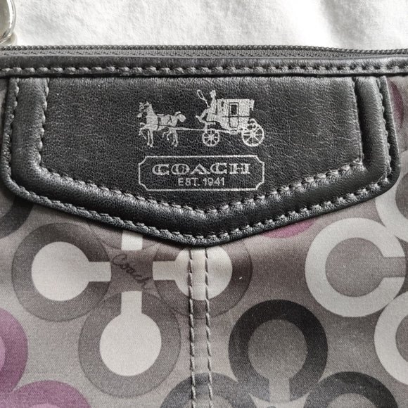 Coach Madison Wristlet - Picture 4 of 6